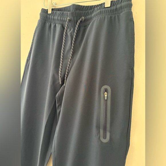 Tilley Endurables navy XS men’s joggers zip pocket pants - Picture 2 of 11